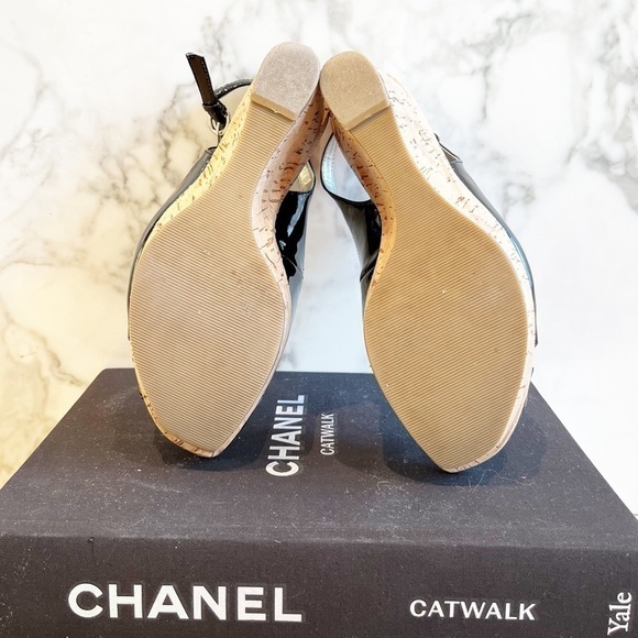 𝅺marc Fisher Black Patent Cork Wedge - Picture 6 of 8